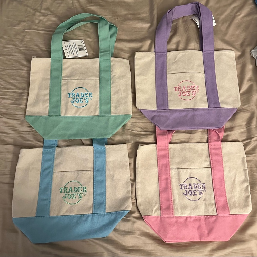 NEW RARE HOT ITEM - Trader Joe’s Pastel Canvas Tote Bag Set of 4